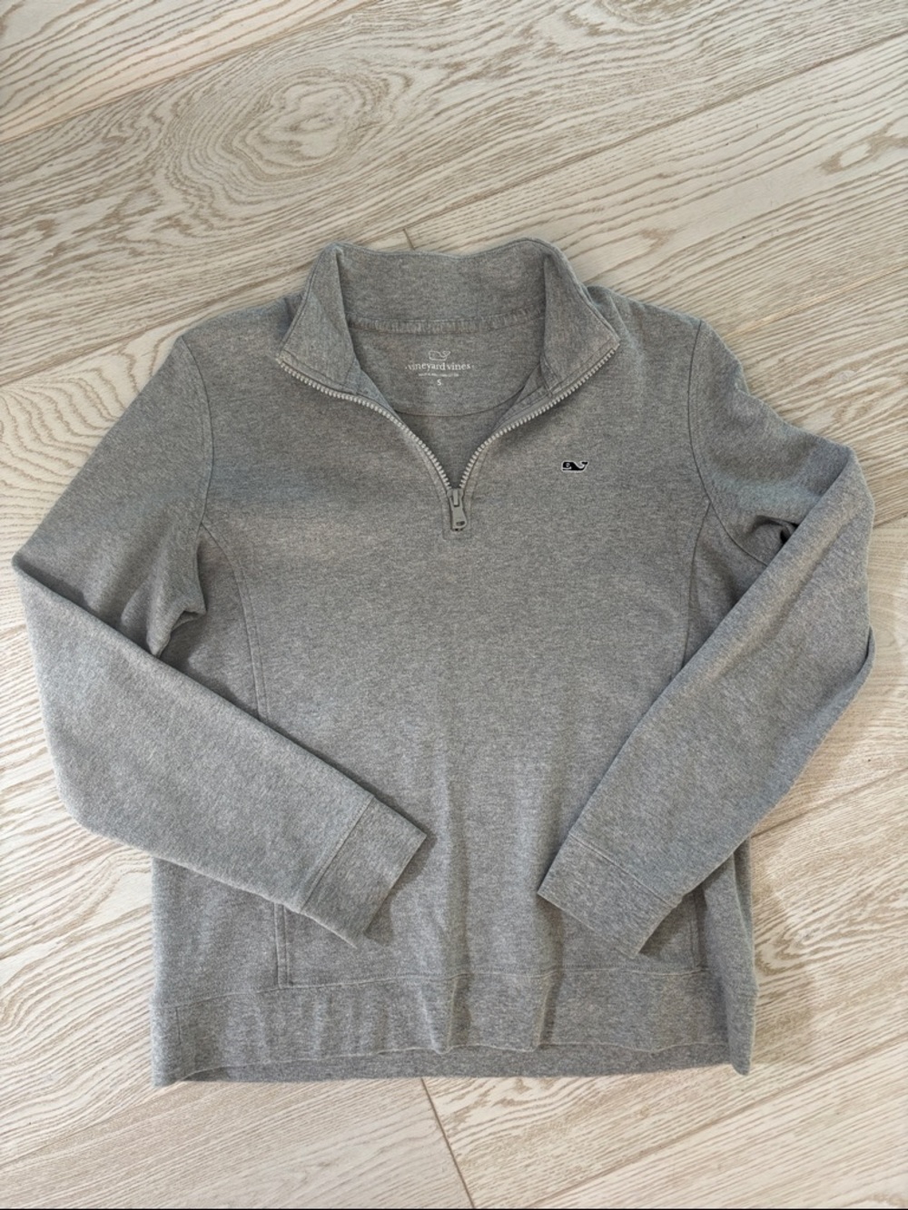 Vineyard Vines women’s size small 1/4 zip.